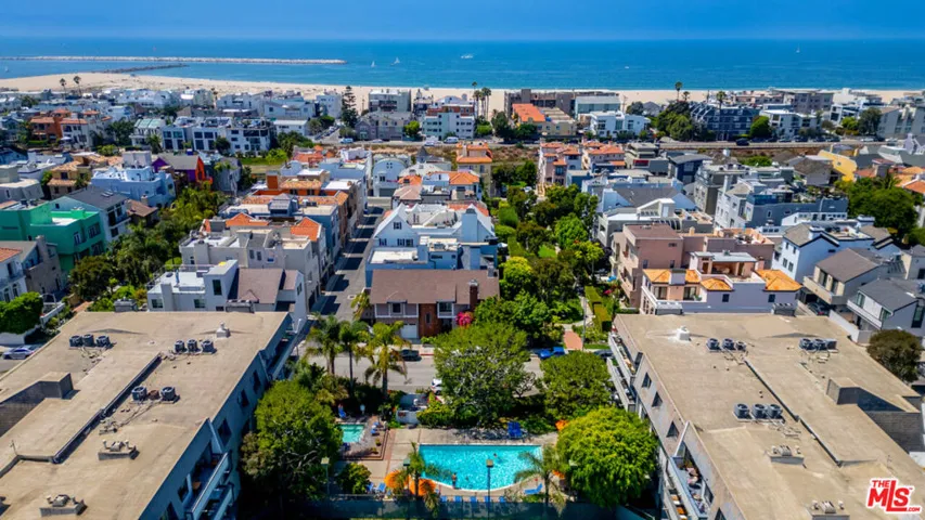 306 Bora Bora Way 212, Marina Del Rey, California 90292