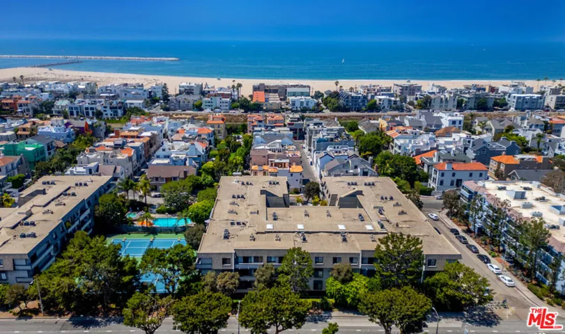306 Bora Bora Way 212, Marina Del Rey, California 90292
