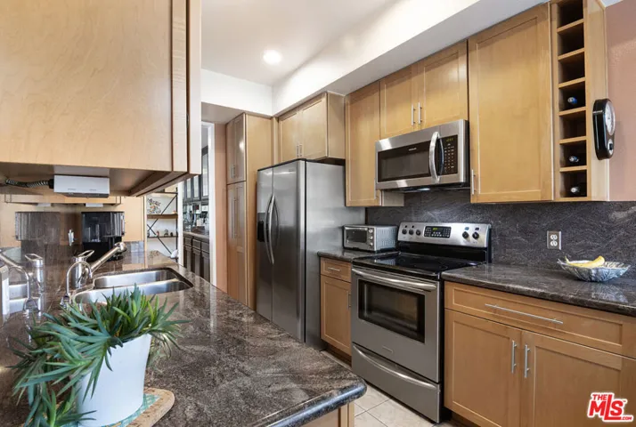 306 Bora Bora Way 212, Marina Del Rey, California 90292