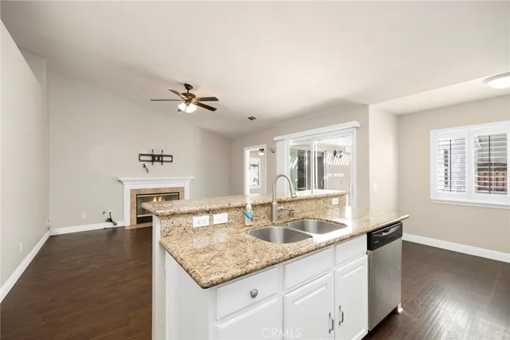 Main Kitchen & Family Room