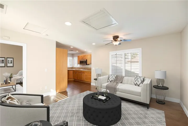 Casita Family Room & Kitchen -

Virtually Staged