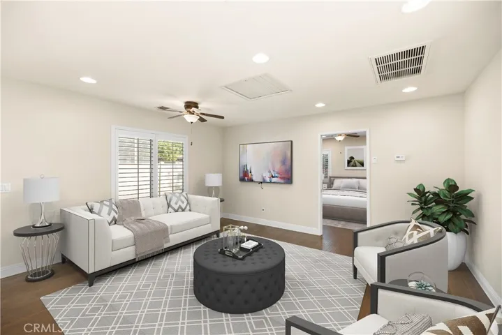 Casita Family Room -

Virtually Staged