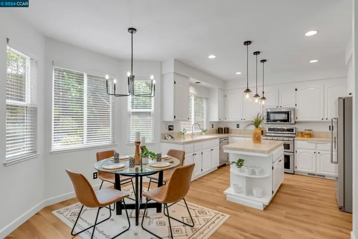 210 Round House Pl, Clayton, California 94517