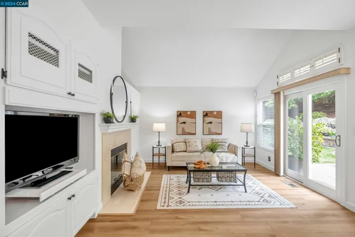 210 Round House Pl, Clayton, California 94517