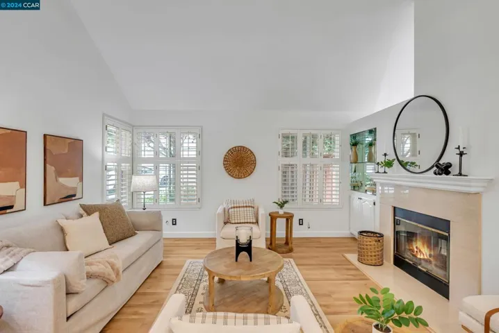 210 Round House Pl, Clayton, California 94517