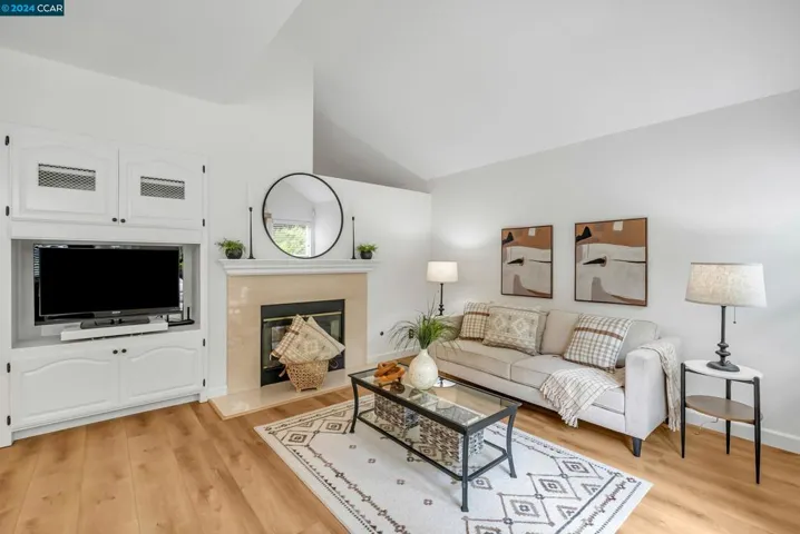 210 Round House Pl, Clayton, California 94517