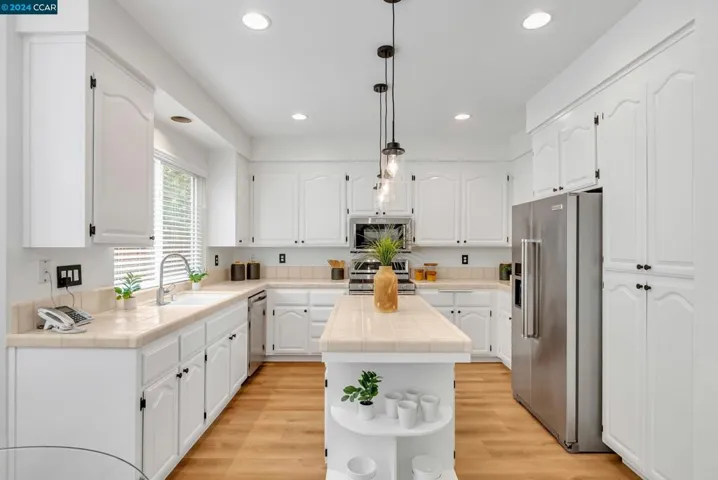 210 Round House Pl, Clayton, California 94517