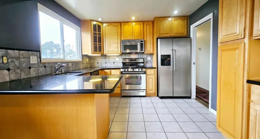 651 Parkview Circle, Pacifica, California 94044