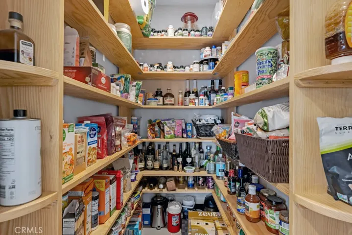 Walk-in​​‌​​​​‌​​‌‌​​‌​​​‌‌​​​‌​​‌‌​​‌‌​​‌‌​​​​ pantry