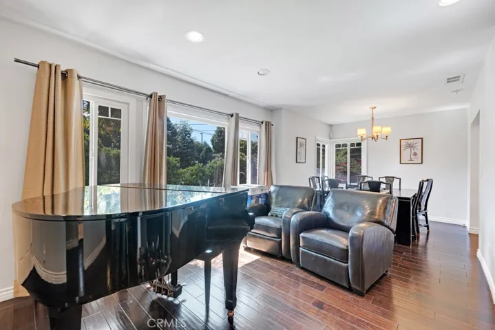 Entry / Dining Room