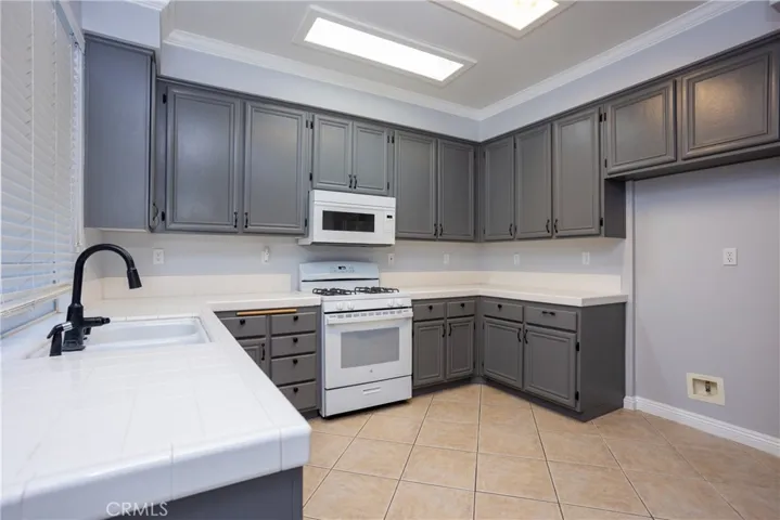 14708 Saddlepeak Drive, Fontana, California 92336