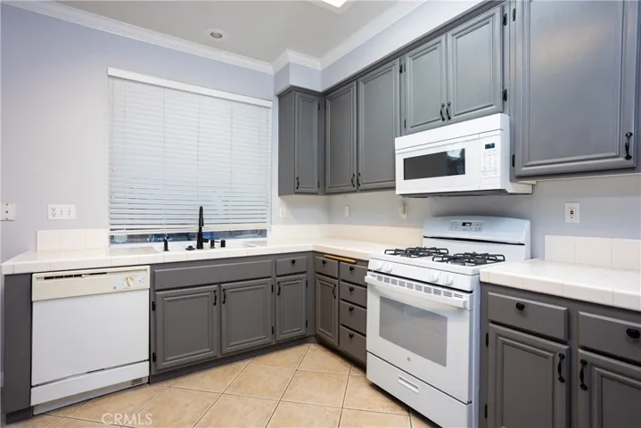 14708 Saddlepeak Drive, Fontana, California 92336