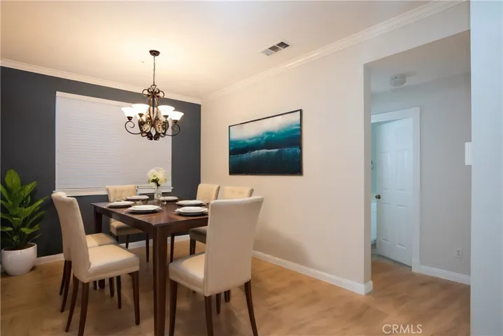 Virtual staging- Dining room