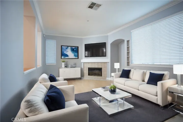 Virtual staging- Family room