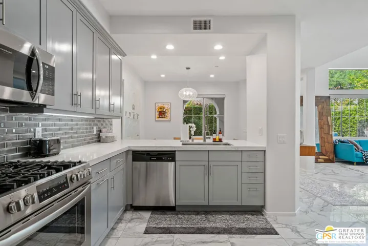 380 Ameno Drive, Palm Springs, California 92262