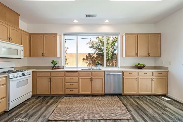 Spacious kitchen