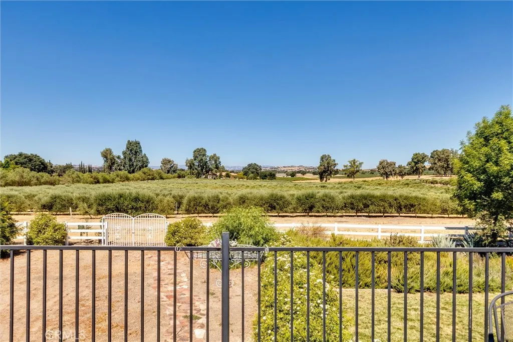 5055 Rancho La Loma Linda Drive, Paso Robles, California 93446 home-pic-29