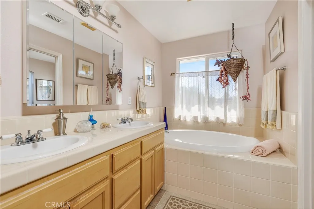 5055 Rancho La Loma Linda Drive, Paso Robles, California 93446 home-pic-21