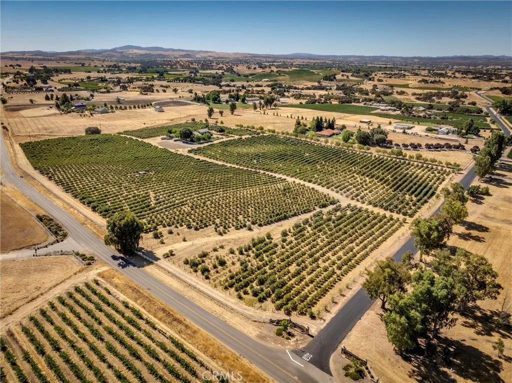 5055 Rancho La Loma Linda Drive, Paso Robles, California 93446 home-pic-45