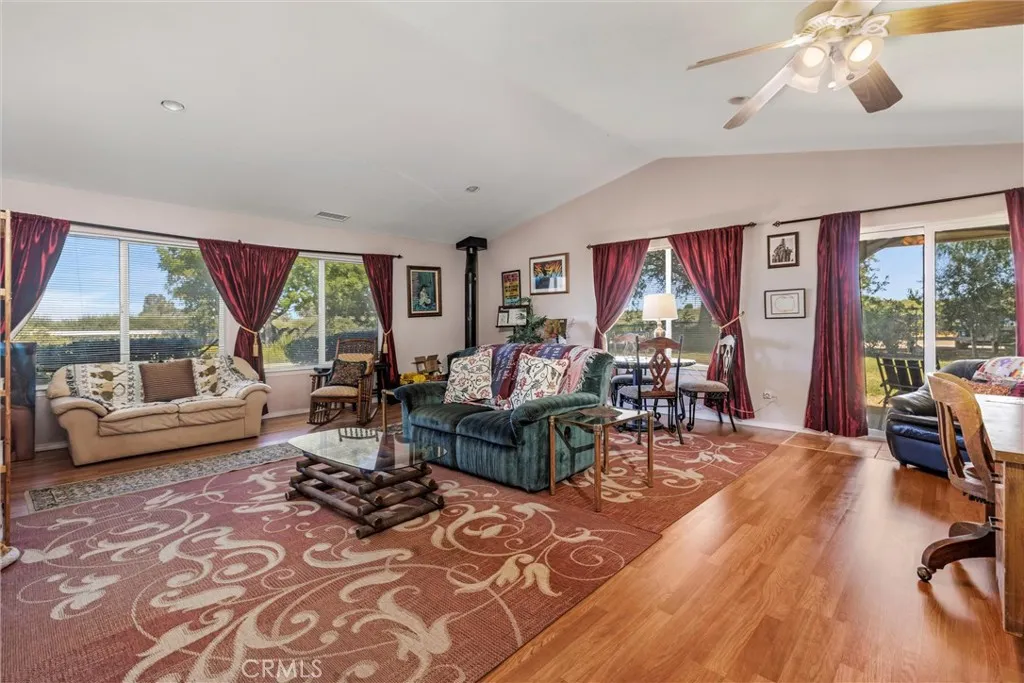 5055 Rancho La Loma Linda Drive, Paso Robles, California 93446 home-pic-8