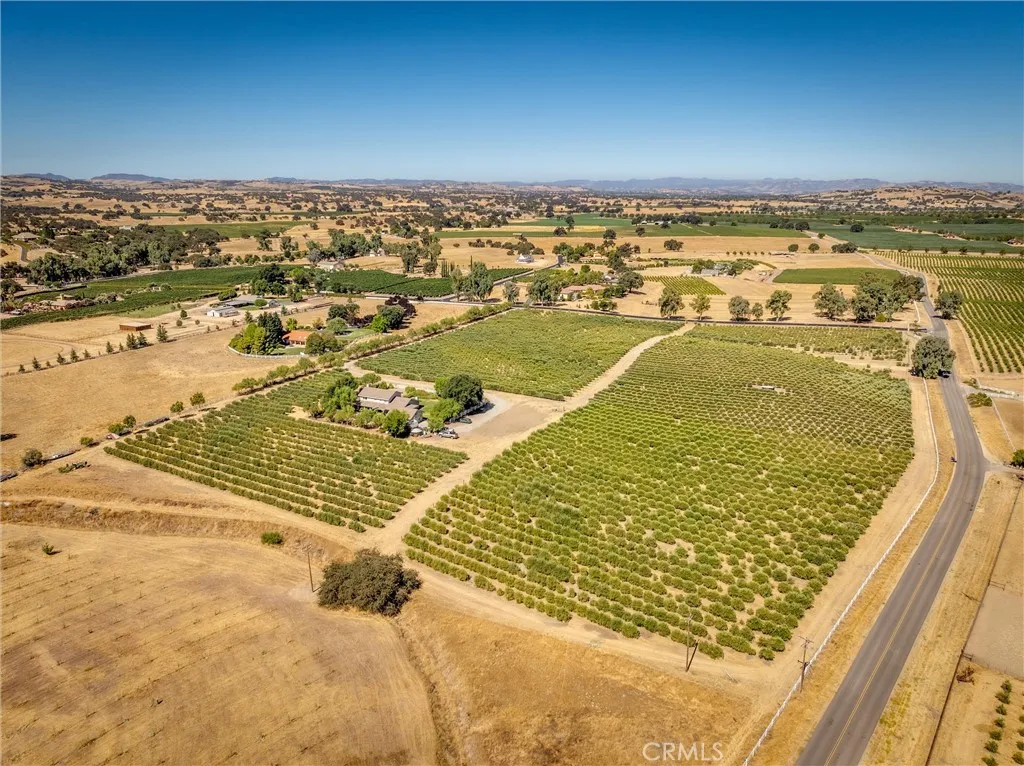 5055 Rancho La Loma Linda Drive, Paso Robles, California 93446 home-pic-43