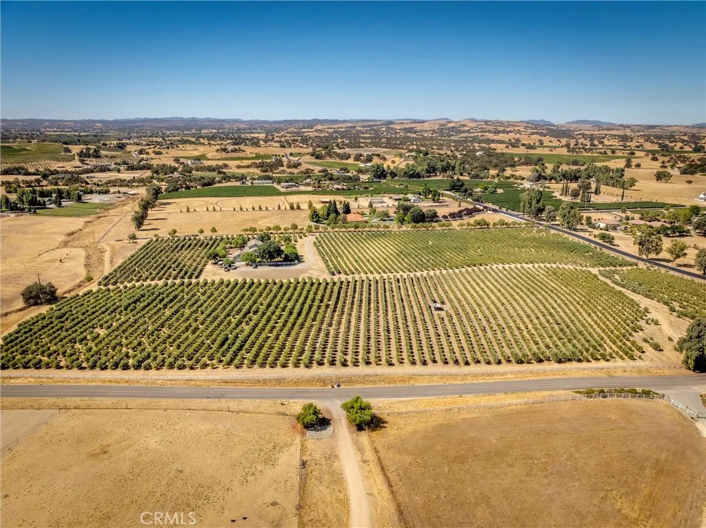 5055 Rancho La Loma Linda Drive, Paso Robles, California 93446 home-pic-44