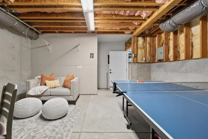 20283 La Paloma Avenue, Saratoga, California 95070