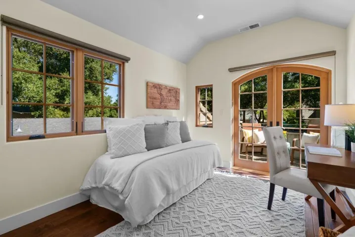 20283 La Paloma Avenue, Saratoga, California 95070
