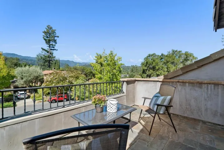 20283 La Paloma Avenue, Saratoga, California 95070