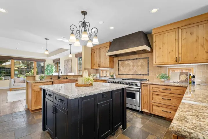 20283 La Paloma Avenue, Saratoga, California 95070