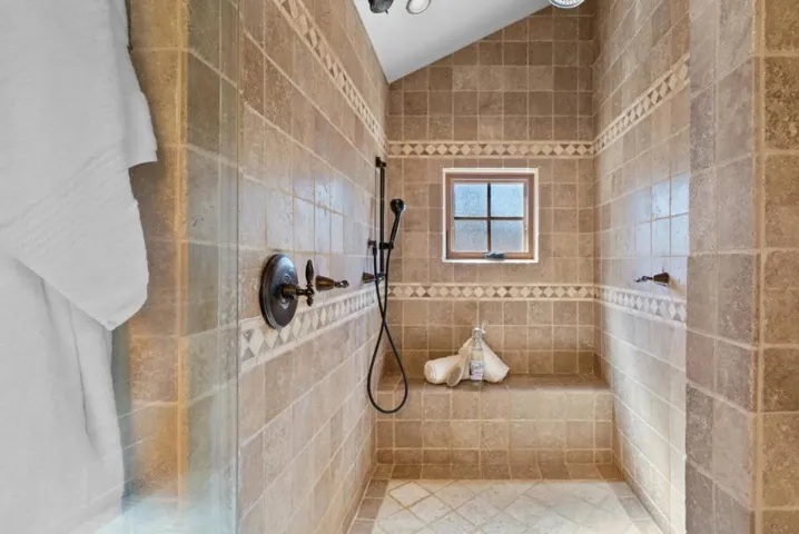 20283 La Paloma Avenue, Saratoga, California 95070