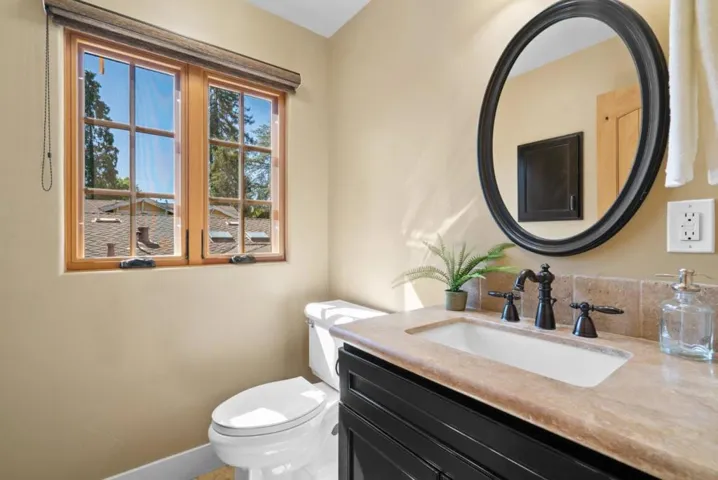 20283 La Paloma Avenue, Saratoga, California 95070