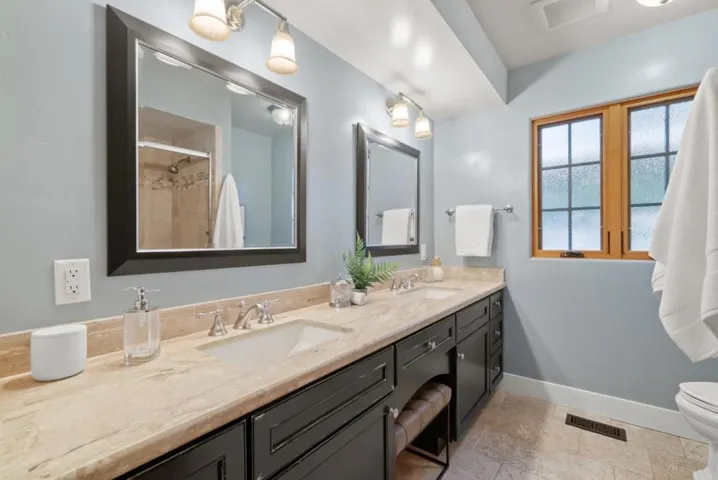 20283 La Paloma Avenue, Saratoga, California 95070