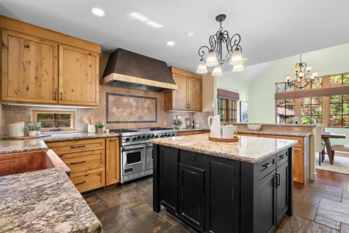 20283 La Paloma Avenue, Saratoga, California 95070