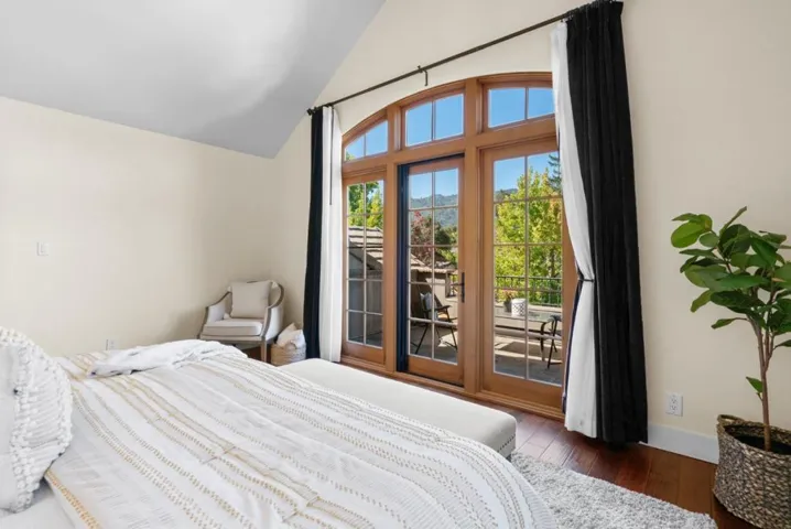 20283 La Paloma Avenue, Saratoga, California 95070