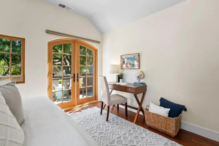 20283 La Paloma Avenue, Saratoga, California 95070