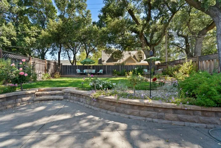 20283 La Paloma Avenue, Saratoga, California 95070