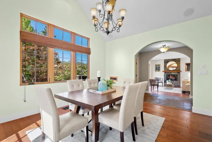 20283 La Paloma Avenue, Saratoga, California 95070