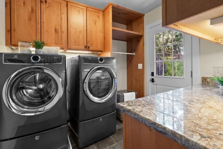 20283 La Paloma Avenue, Saratoga, California 95070
