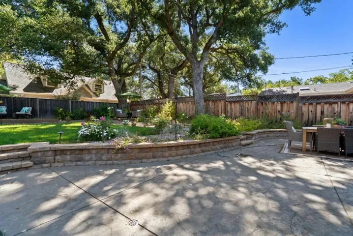 20283 La Paloma Avenue, Saratoga, California 95070