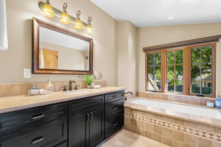 20283 La Paloma Avenue, Saratoga, California 95070