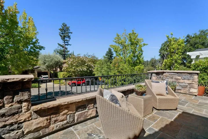 20283 La Paloma Avenue, Saratoga, California 95070