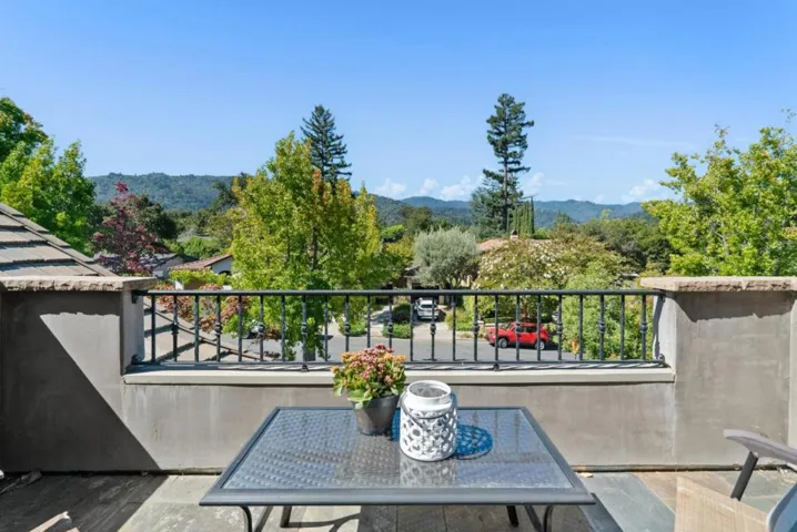 20283 La Paloma Avenue, Saratoga, California 95070