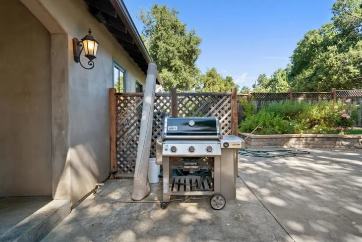 20283 La Paloma Avenue, Saratoga, California 95070