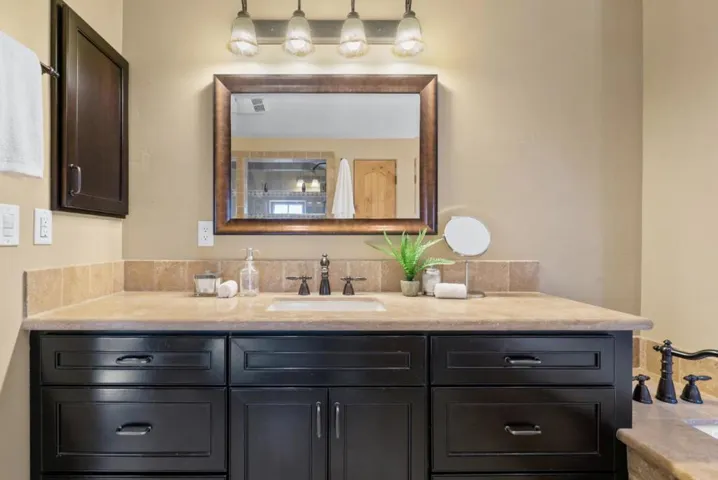 20283 La Paloma Avenue, Saratoga, California 95070