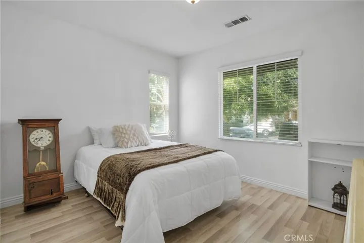 Downstairs bedroom.