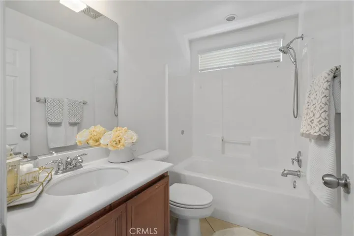 Downstairs full bathroom.