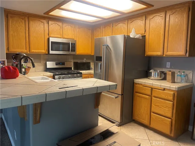 18201 Kalin Ranch Drive, Victorville, California 92395