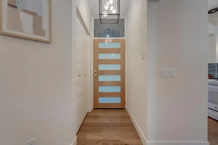 20 Roosevelt Circle, Palo Alto, California 94306