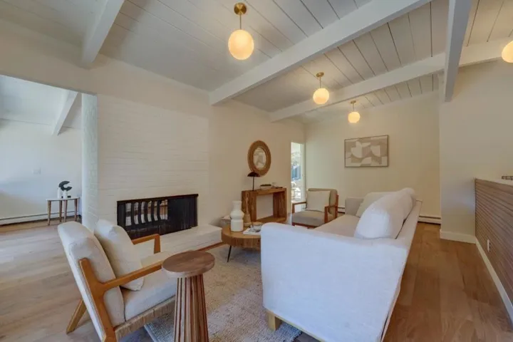 20 Roosevelt Circle, Palo Alto, California 94306